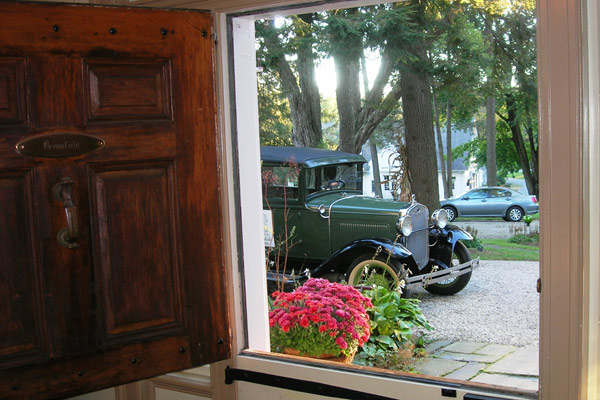 Caption Title - Lorem ipsum dolor sit amet